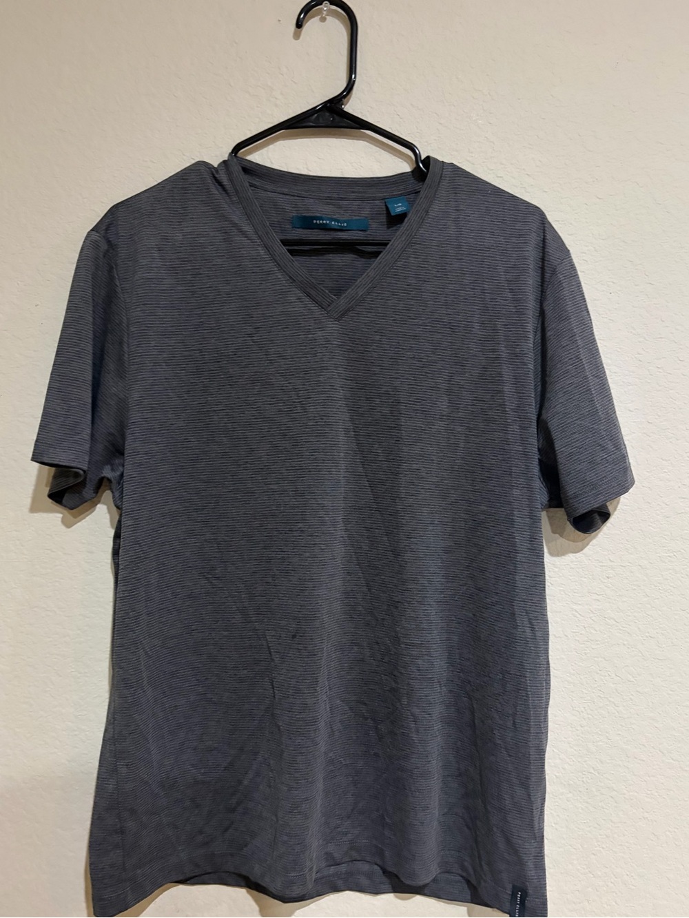 Perry Ellis Men's Large Gray Micro Stripe V-Neck Short Sleeve T-Shirt
